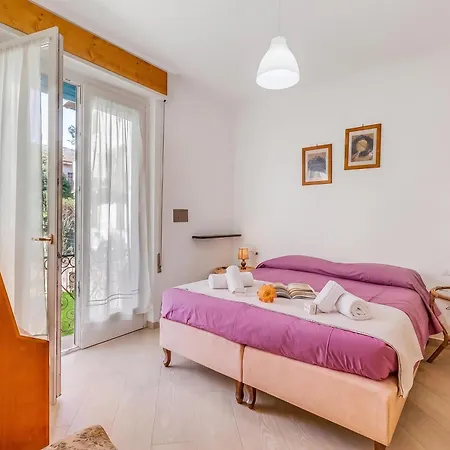 Daire Casa Adelina, Center With Private Garden - Happy *